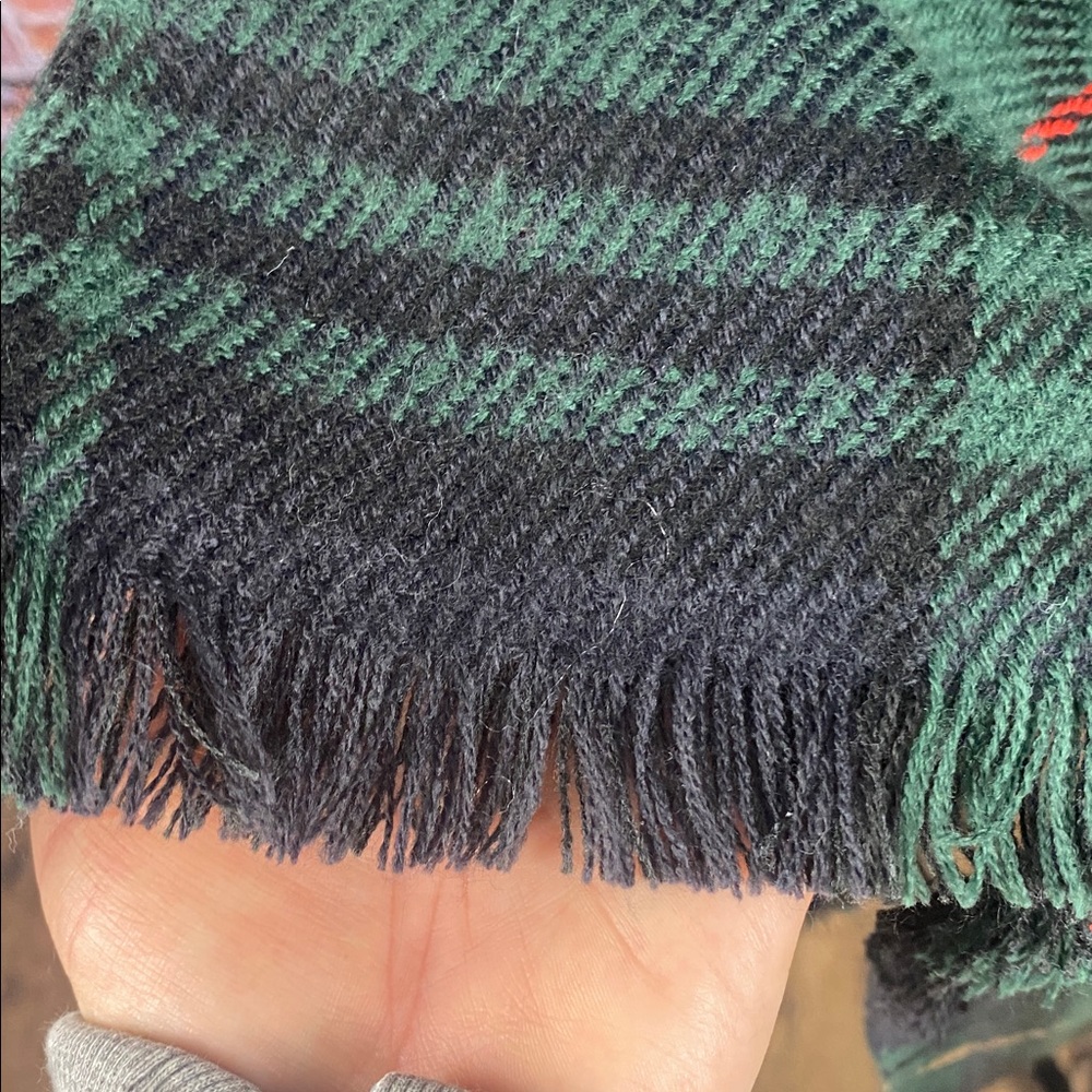 LA Express Acrylic Plaid Tartan Green Navy Versatile Wrap Shawl One Size - Picture 11 of 12